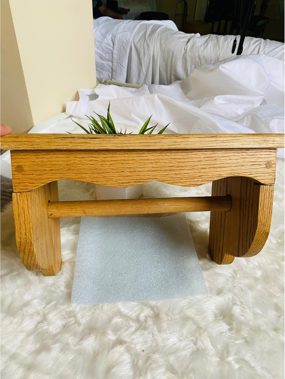 Wooden Oak Wall Mounted Shelf Hanging Rod Scalloped Edge